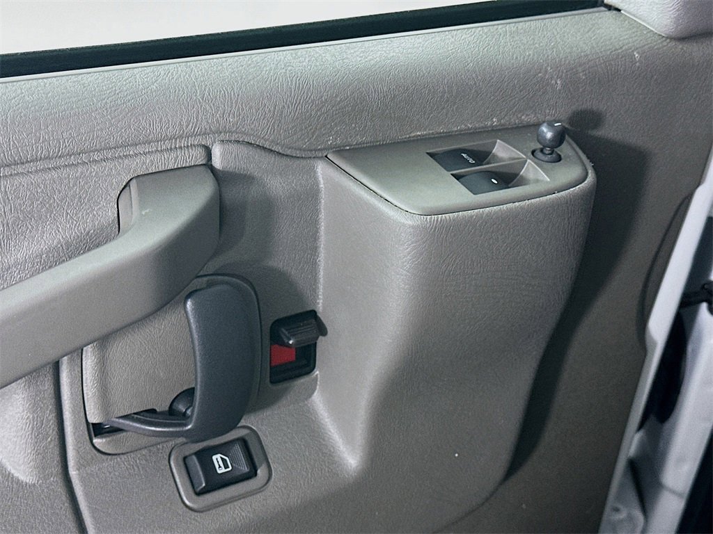 Used 2023 Chevrolet Express 3500 LS image 23