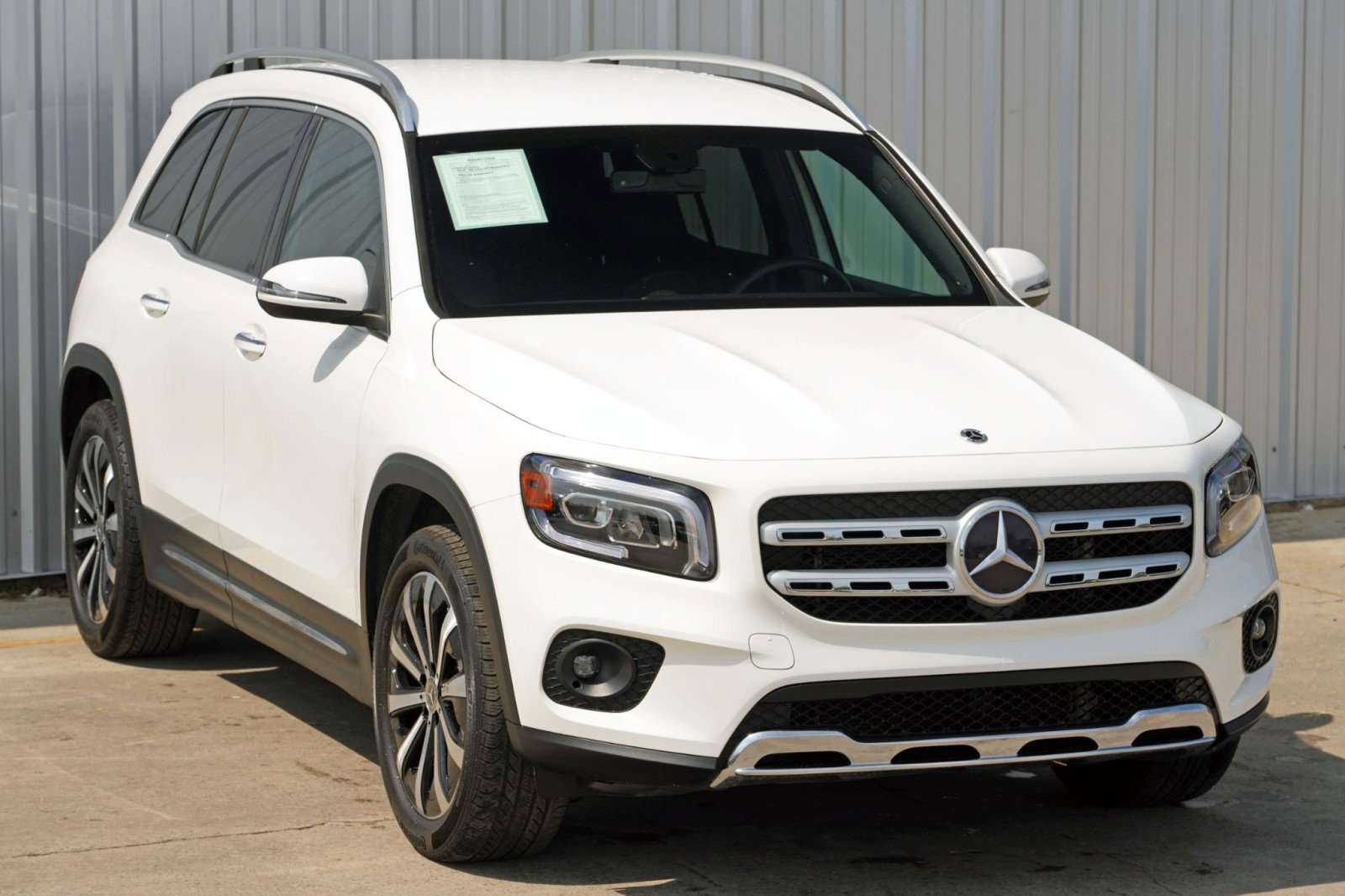 Used 2022 Mercedes-Benz GLB 250 w/ Premium Package Lite image 54