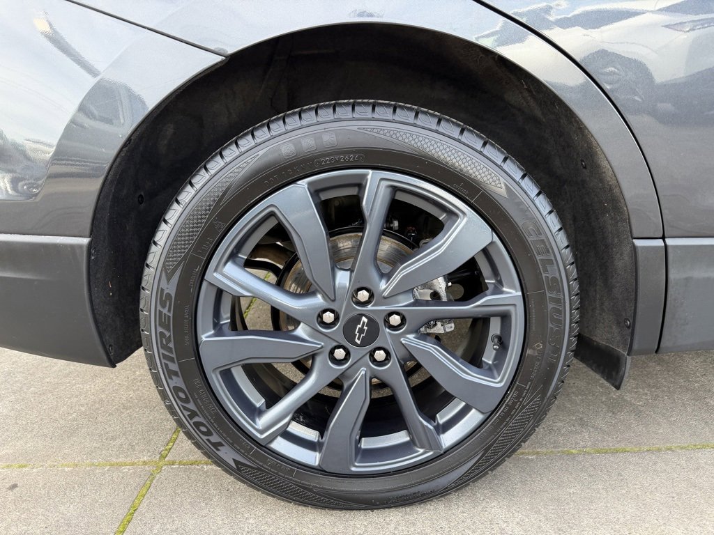 Used 2022 Chevrolet Equinox RS w/ RS Leather Package image 9