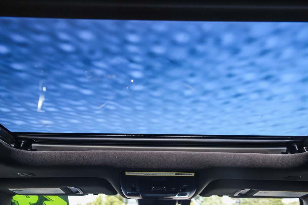 Certified 2024 Lexus UX 250h FWD image 17