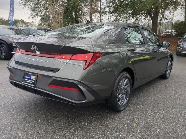 New 2026 Hyundai Elantra Sport FWD image 5