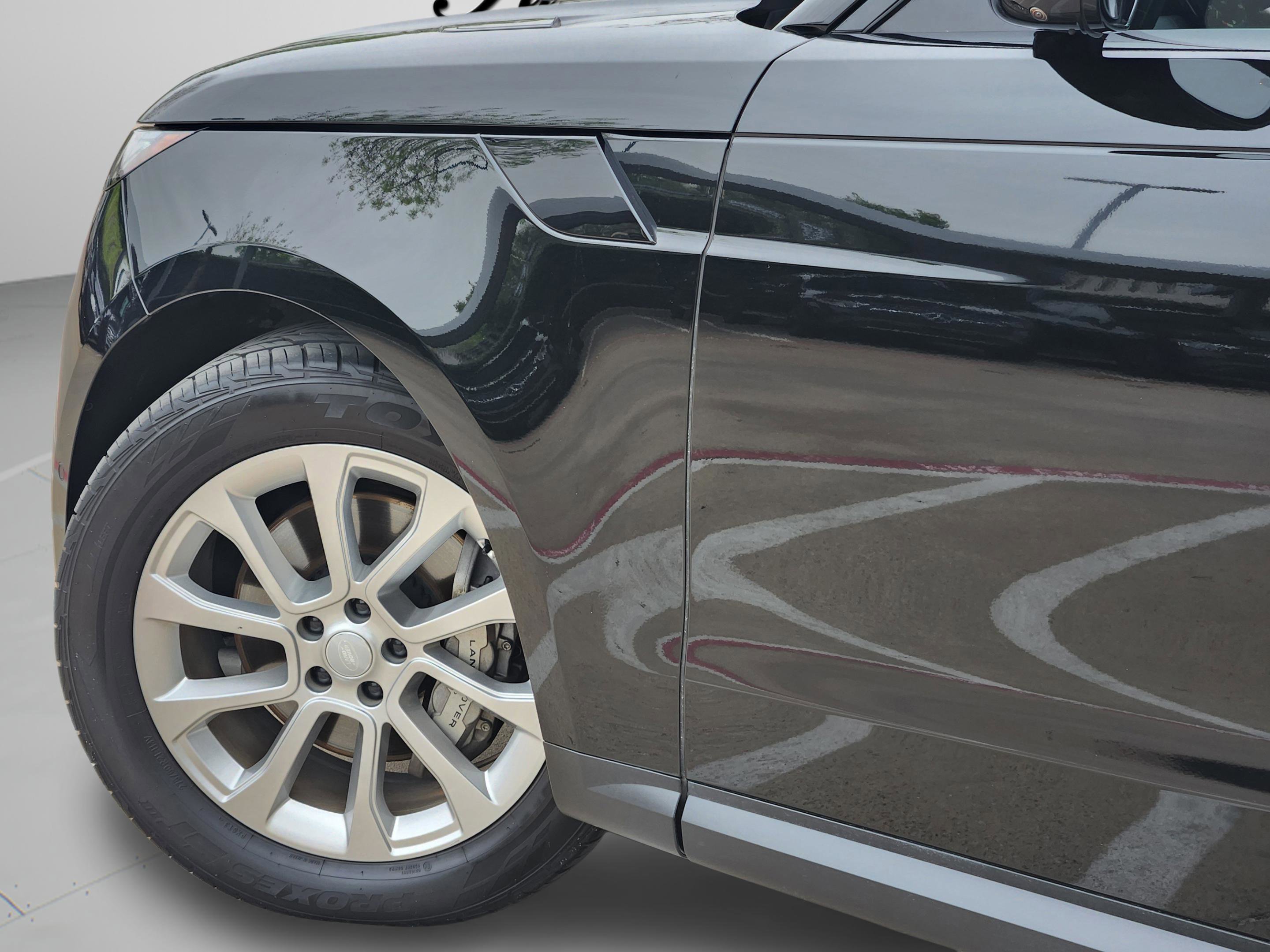 Used 2025 Land Rover Range Rover Sport SE AWD/4WD image 6