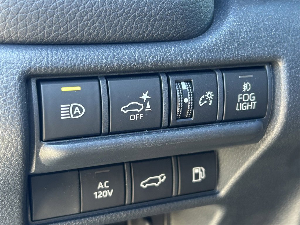 Used 2025 Toyota Land Cruiser image 31