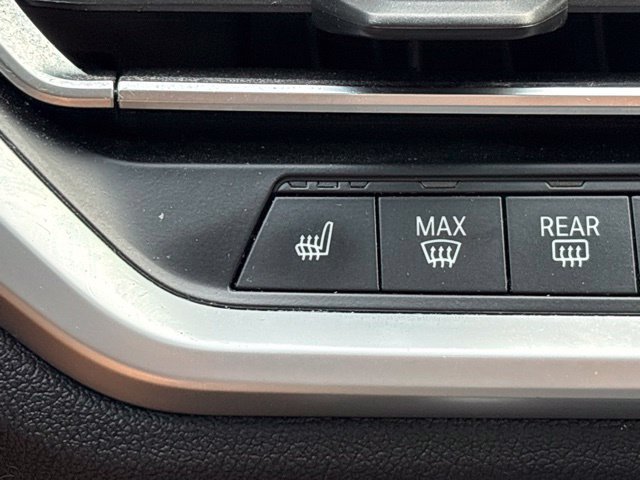 Used 2020 BMW 330i xDrive Sedan AWD/4WD image 17