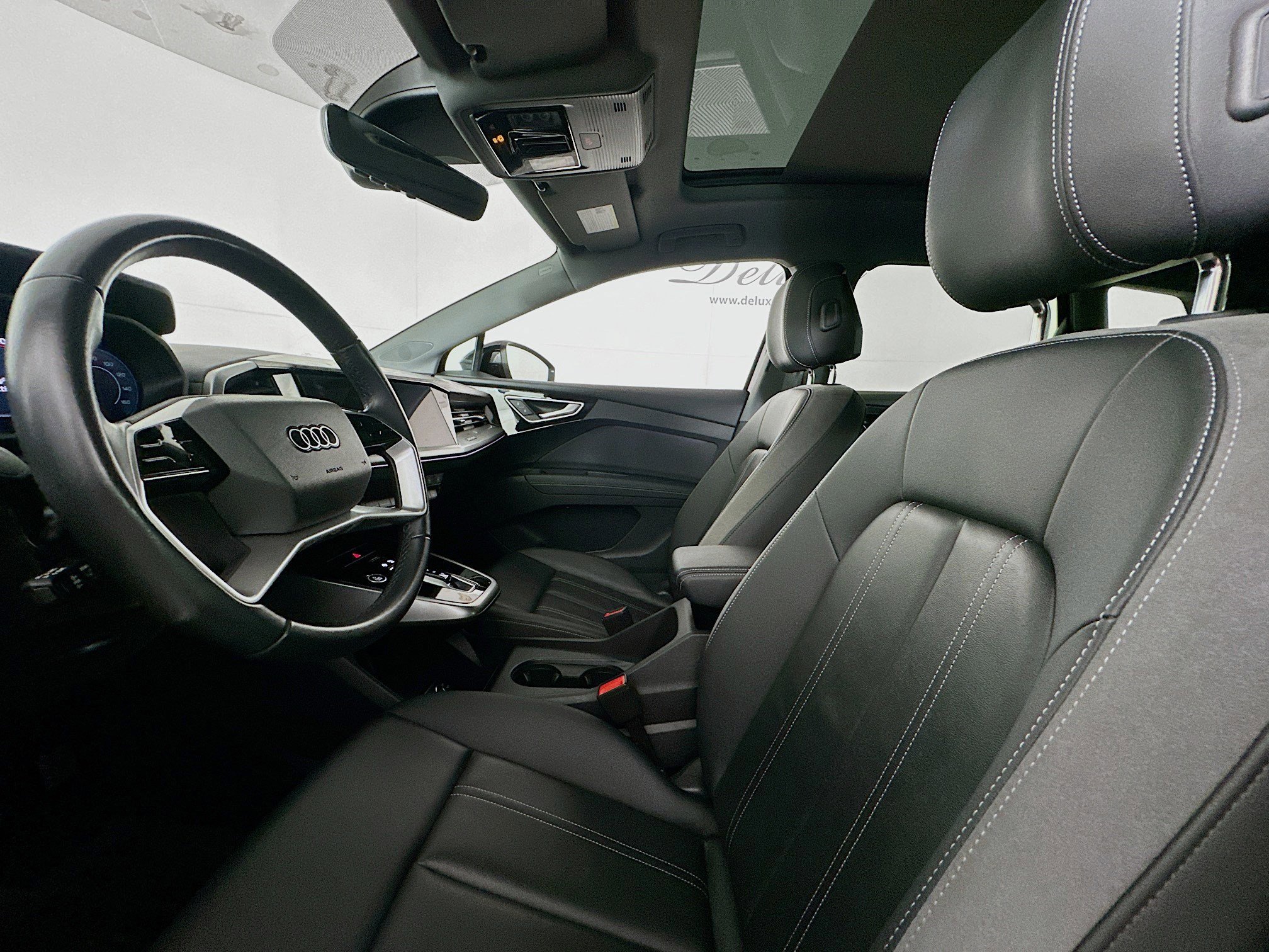 Used 2024 Audi Q4 e-tron Premium Plus w/ Premium Plus image 19