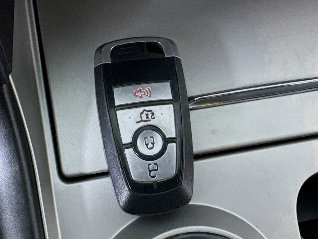 Used 2022 Ford Explorer XLT image 22