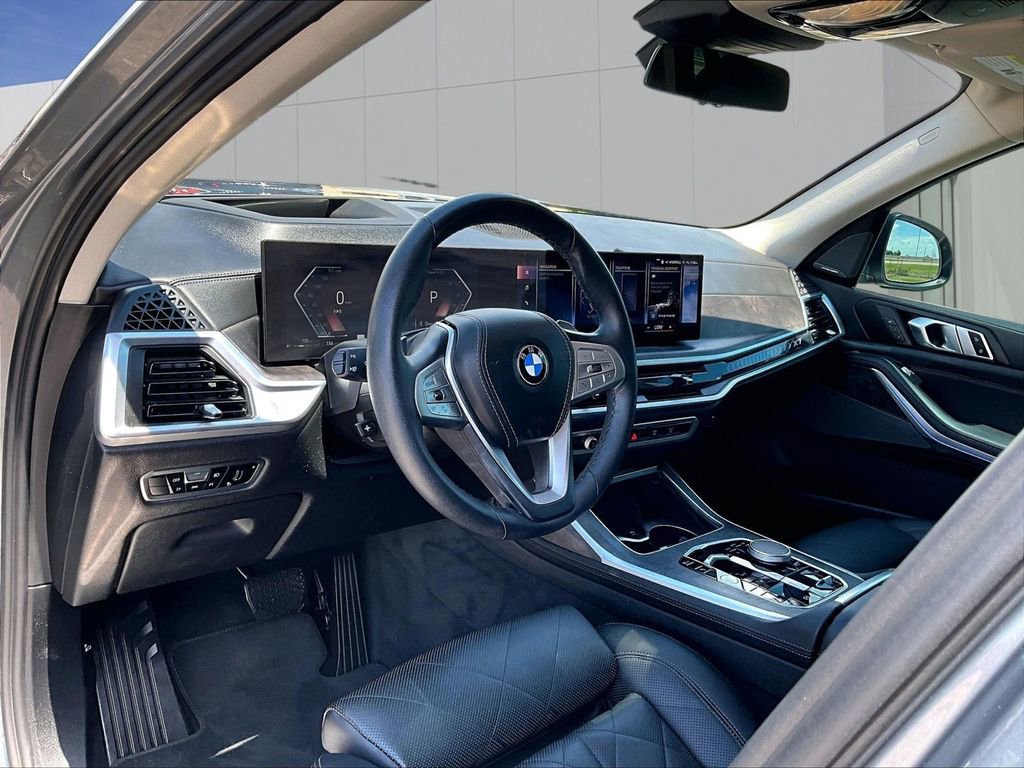 Used 2023 BMW X7 xDrive40i w/ Premium Package AWD/4WD image 4