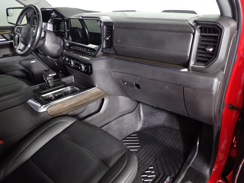 Used 2024 Chevrolet Silverado 1500 LT Trail Boss w/ Convenience Package II AWD/4WD image 38