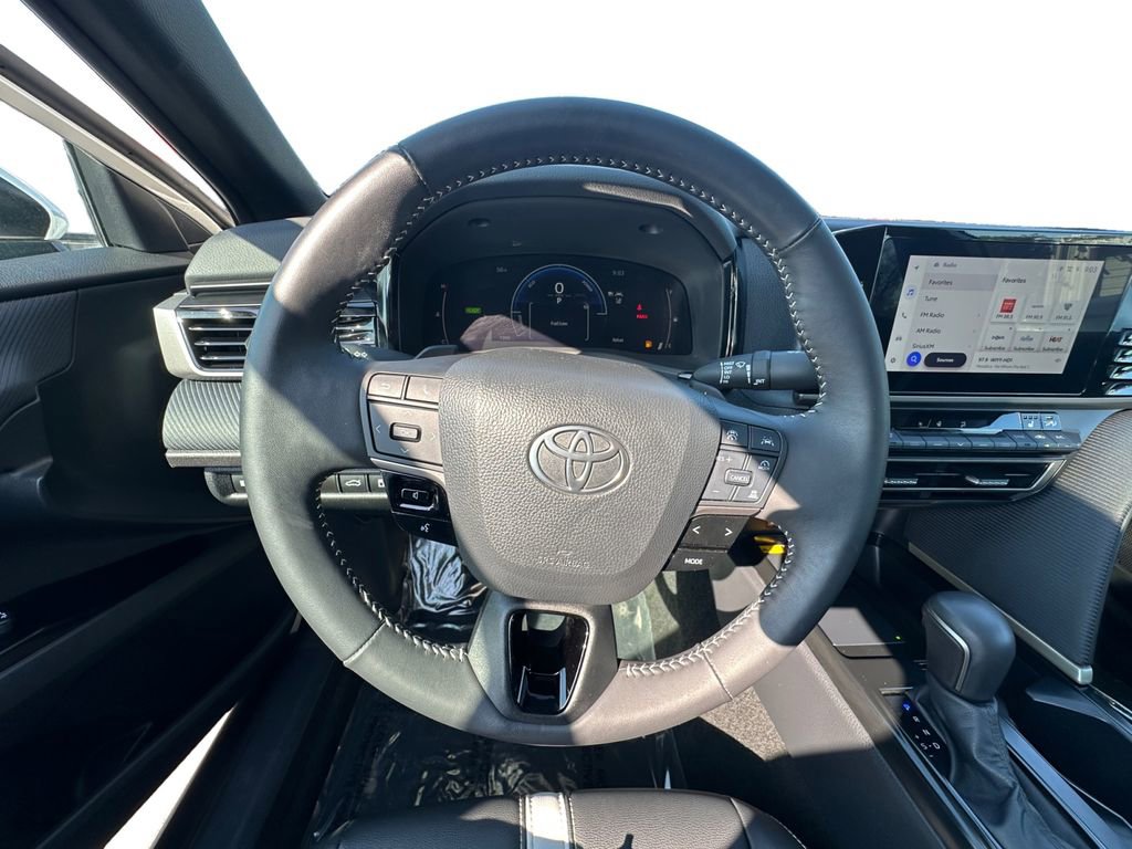Used 2025 Toyota Camry SE w/ Convenience Package image 12
