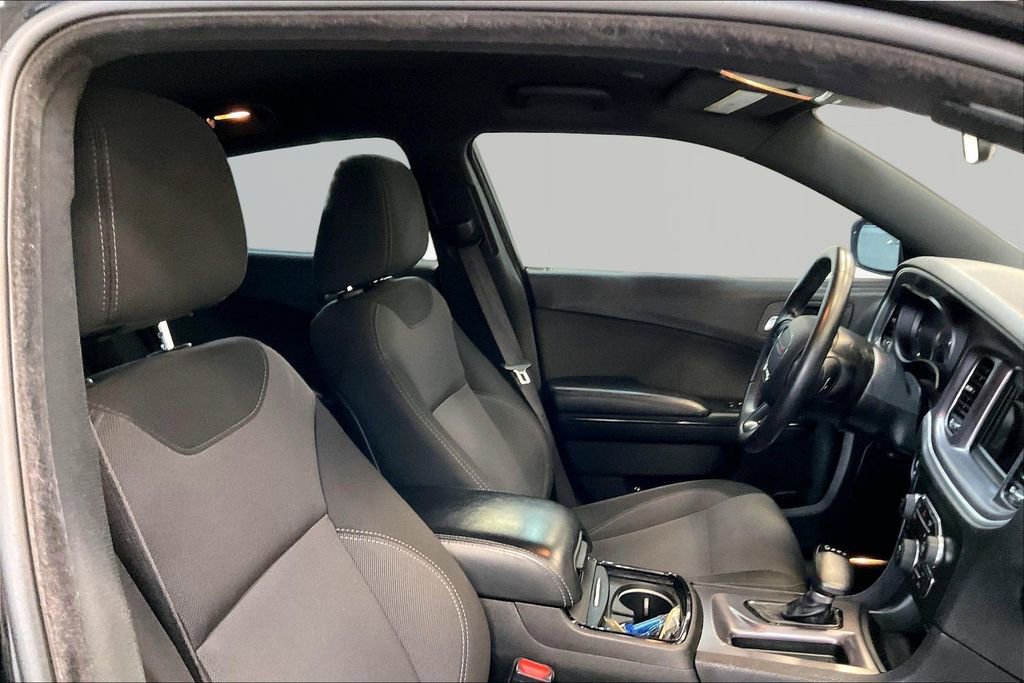 Used 2018 Dodge Charger SXT w/ Blacktop Package RWD image 30