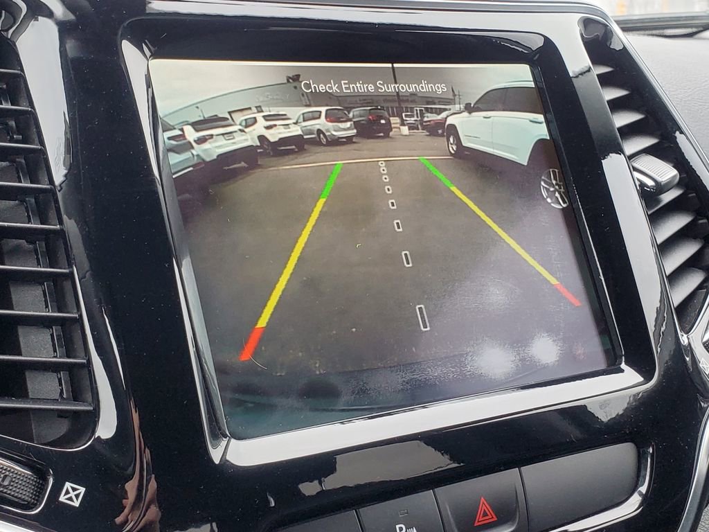 Used 2020 Jeep Cherokee Limited image 23