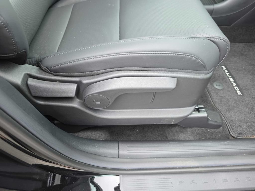 Certified 2026 Hyundai Palisade SEL FWD image 36