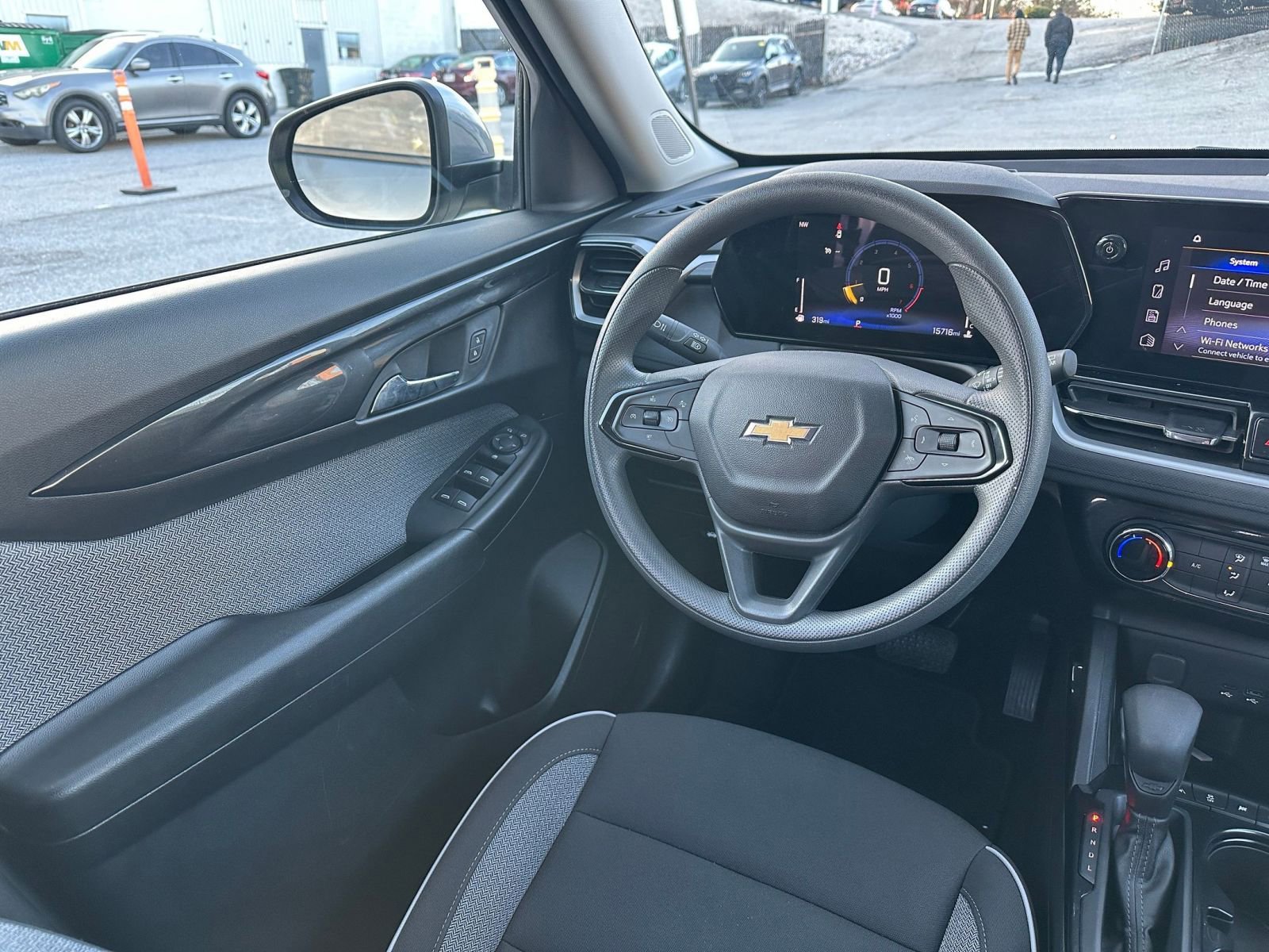 Used 2025 Chevrolet TrailBlazer LT image 32