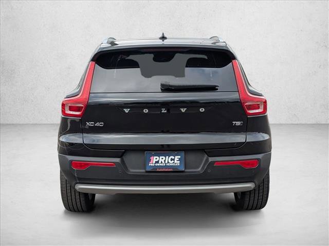 Used 2021 Volvo XC40 T5 Momentum AWD/4WD image 7