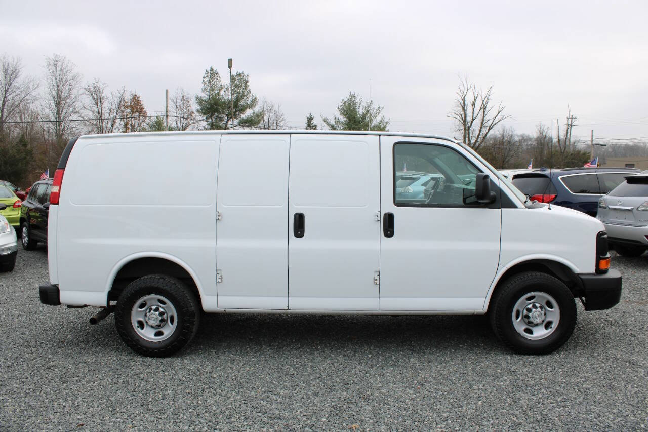 Used 2015 Chevrolet Express 2500 image 6