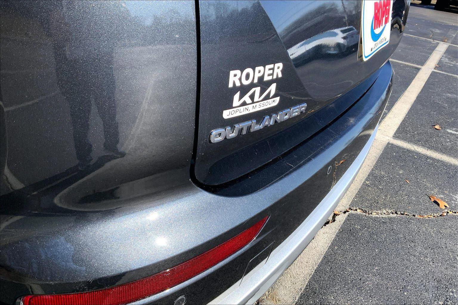 Used 2024 Mitsubishi Outlander SE image 31