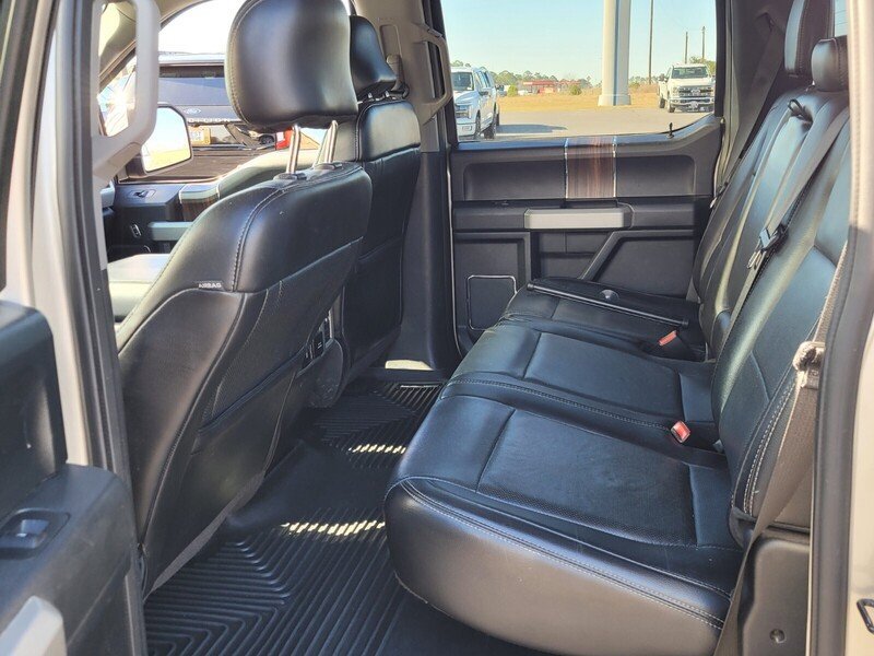 Used 2017 Ford F150 Lariat w/ Equipment Group 502A Luxury AWD/4WD image 6