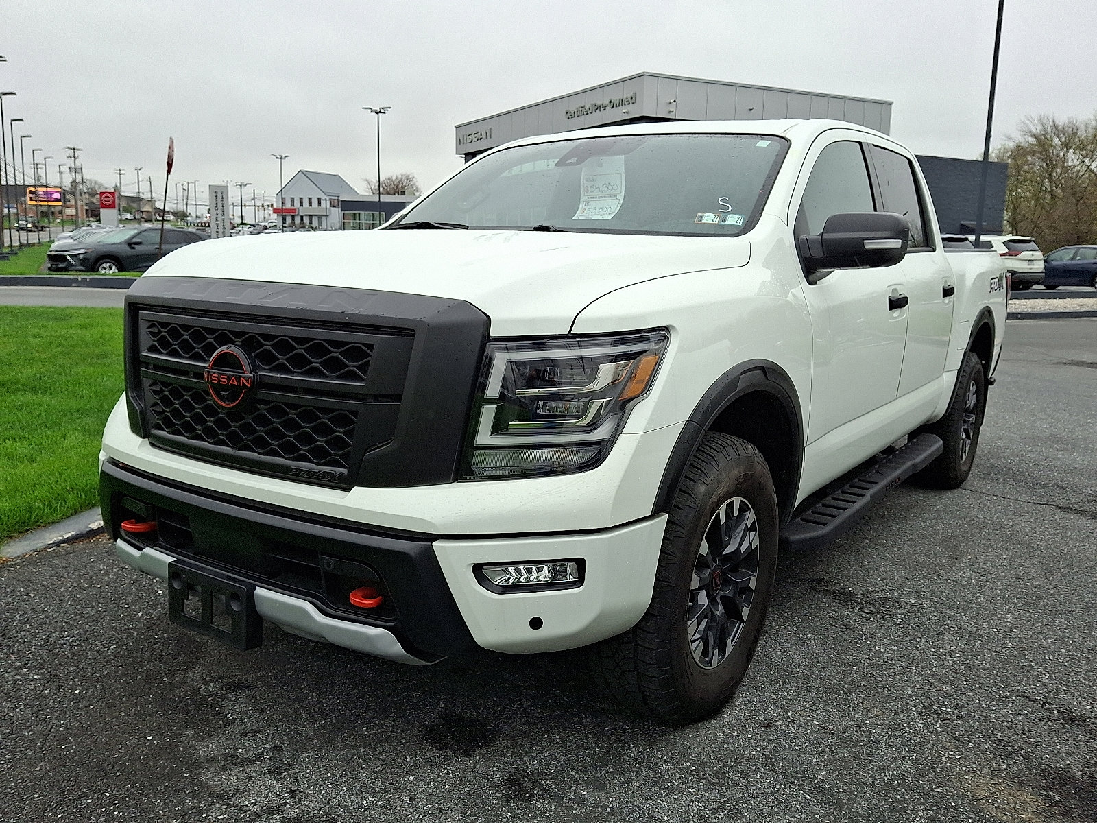 Certified 2024 Nissan Titan PRO-4X w/ Pro-4x Convenience Package image 2