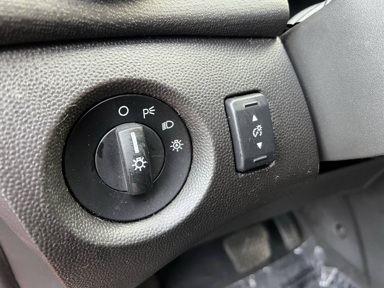 Used 2014 Ford Fiesta SE FWD image 24