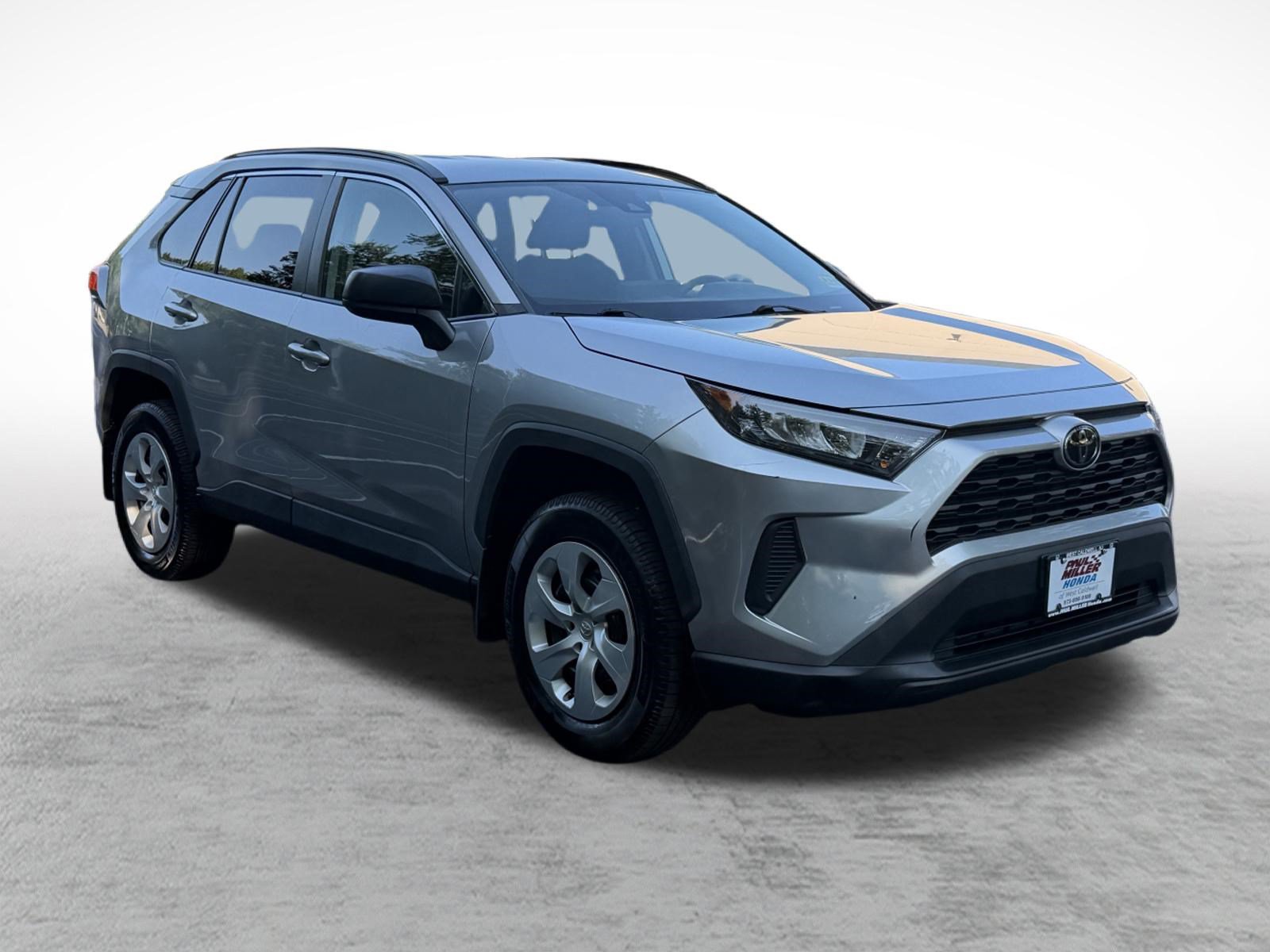 Used 2021 Toyota RAV4 LE AWD/4WD image 3