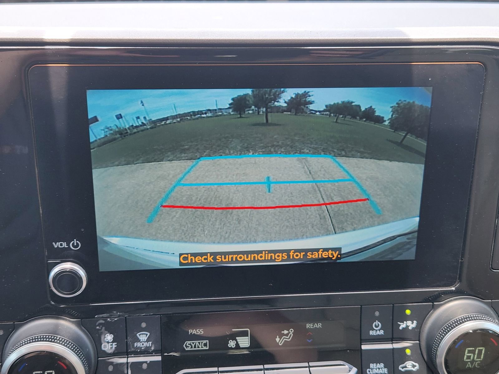 Used 2023 Toyota Highlander XLE FWD image 21