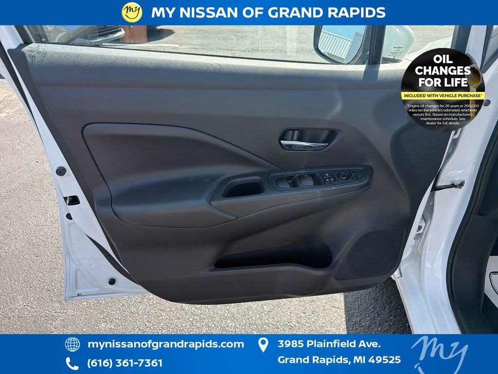 Used 2025 Nissan Versa SV w/ Trunk Package FWD image 11