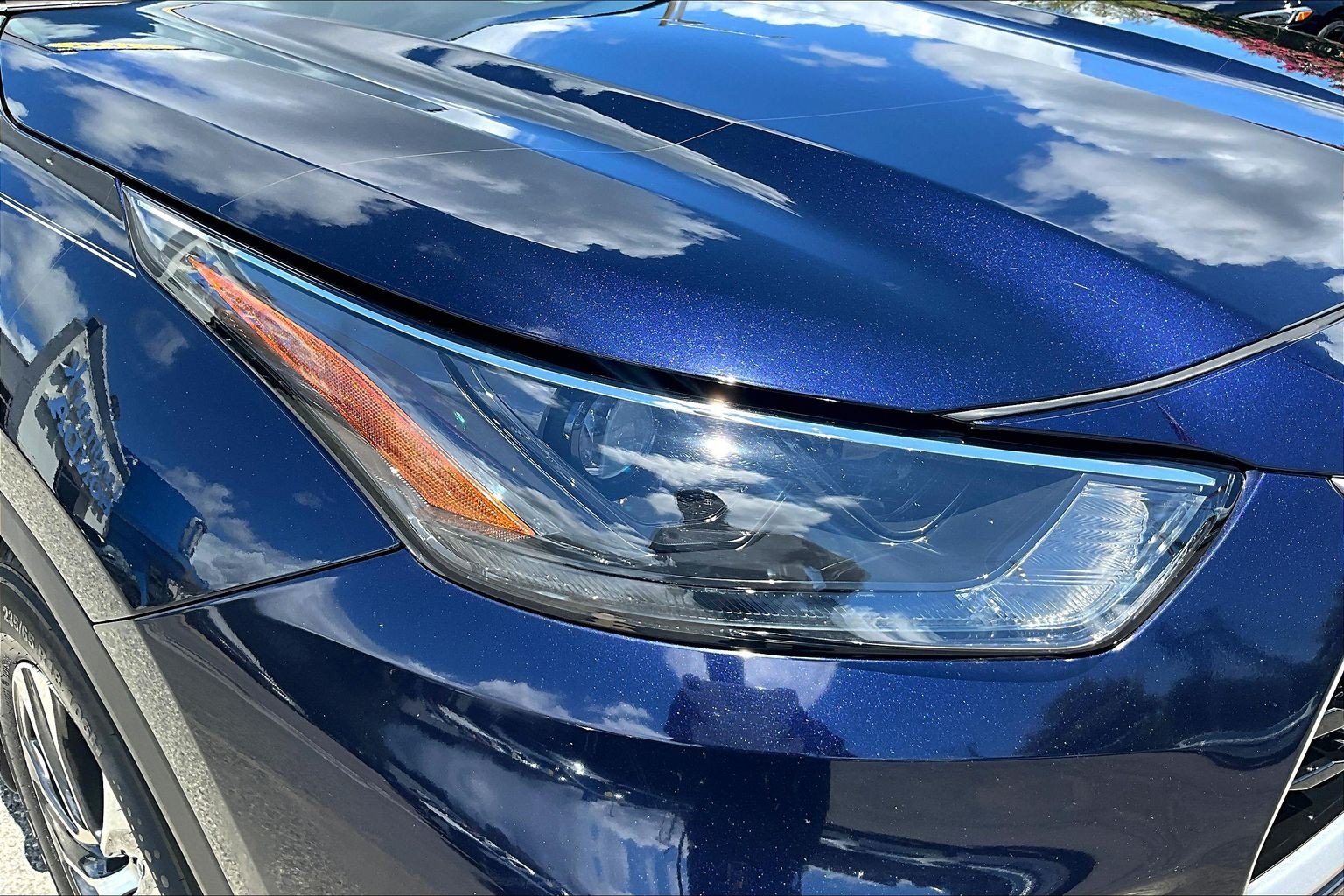Used 2023 Toyota Highlander XLE AWD/4WD image 32