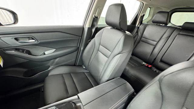 New 2026 Nissan Rogue SV AWD/4WD image 13