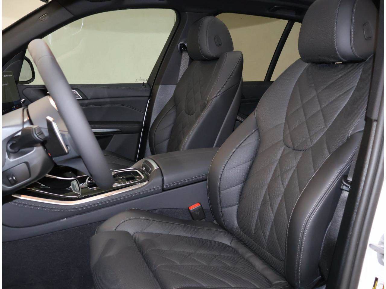 Used 2026 BMW X5 sDrive40i w/ M Sport Package RWD image 12