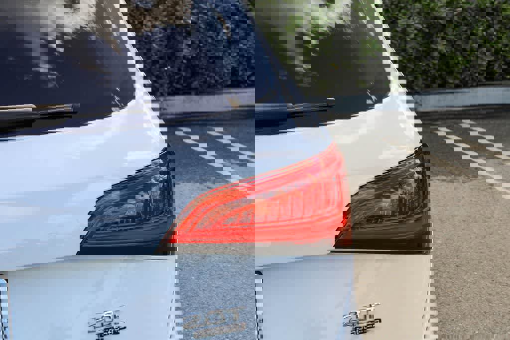 Used 2017 Audi Q5 2.0T Premium Plus w/ Technology Package image 9