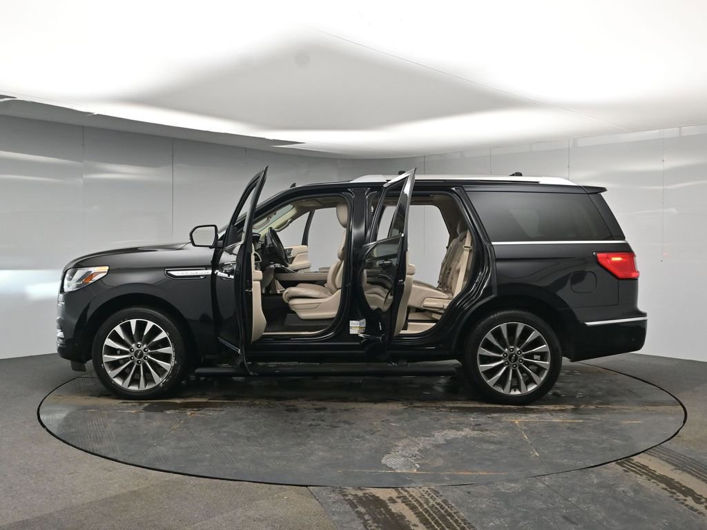 Used 2020 Lincoln Navigator Reserve w/ Cargo Convenience Package AWD/4WD image 52