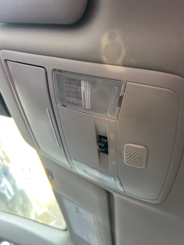 Used 2018 Toyota RAV4 LE image 37