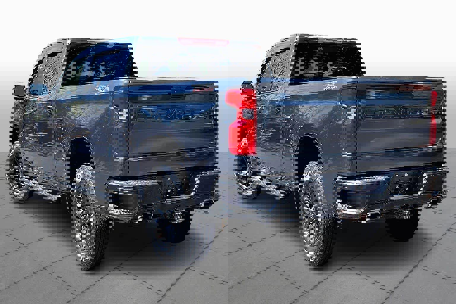 Used 2021 Chevrolet Silverado 1500 LT Trail Boss w/ Convenience Package II image 12