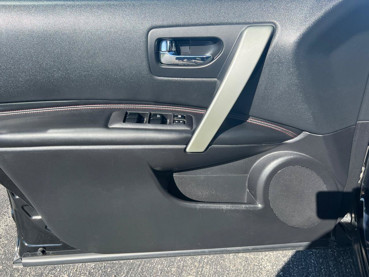 Used 2012 Nissan Rogue SL AWD/4WD image 18