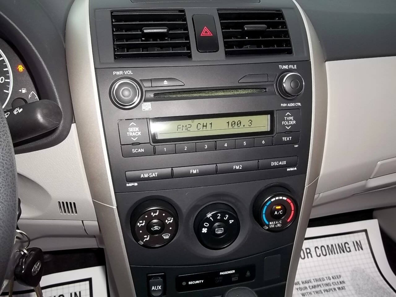 Used 2013 Toyota Corolla L FWD image 19