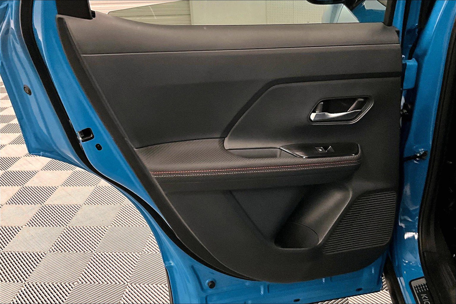 New 2025 Nissan Kicks SR w/ SR Premium Package AWD/4WD image 96
