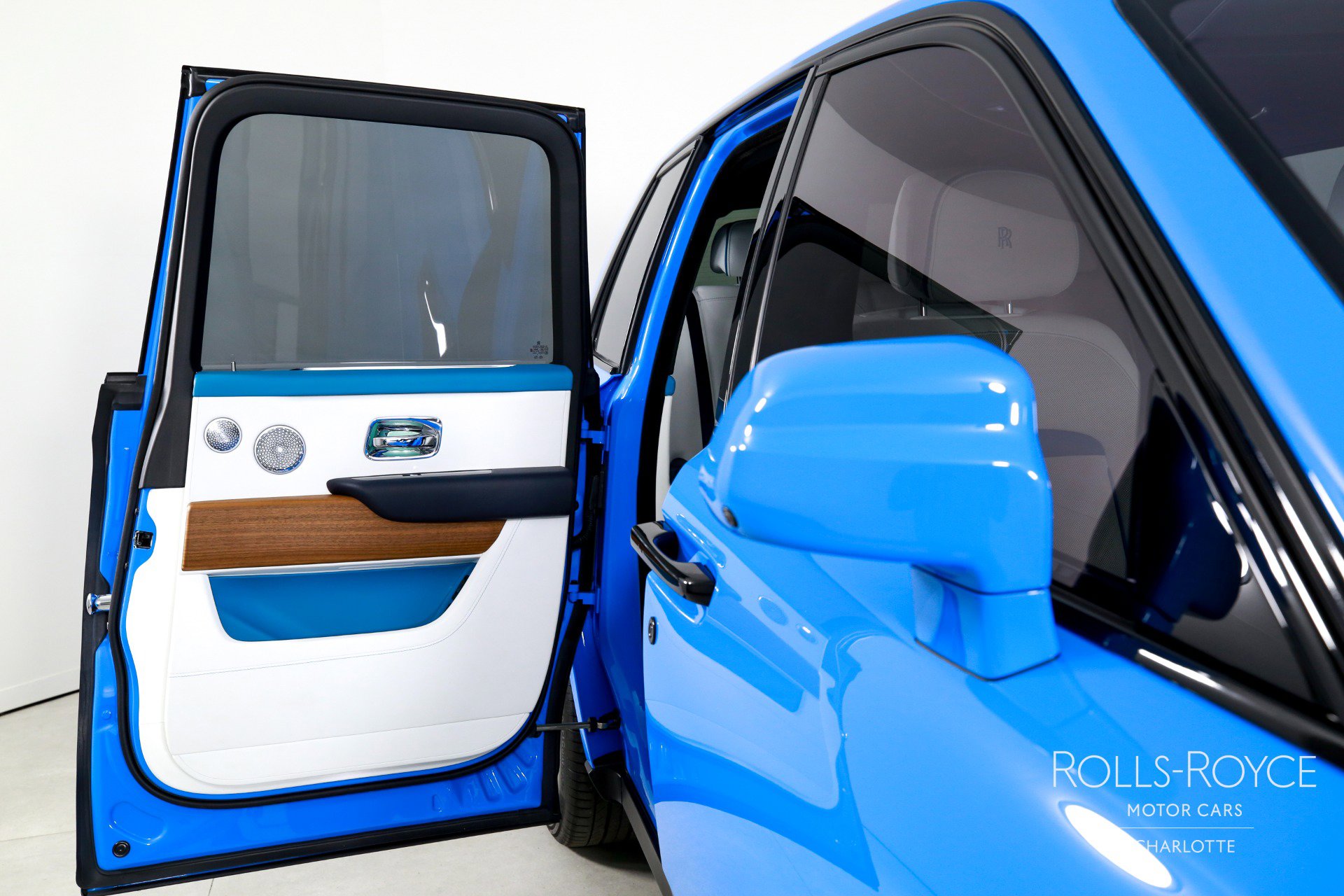 Used 2023 Rolls-Royce Cullinan image 27