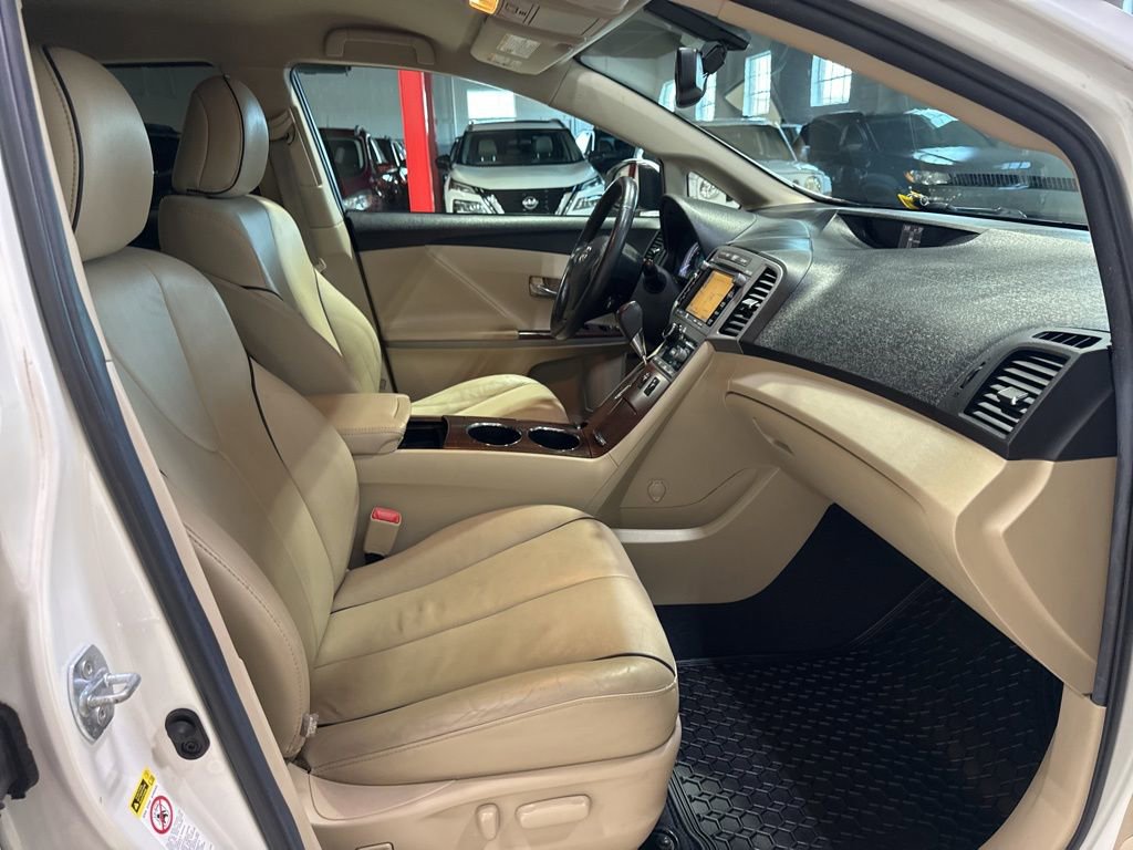 Used 2012 Toyota Venza XLE AWD/4WD image 40