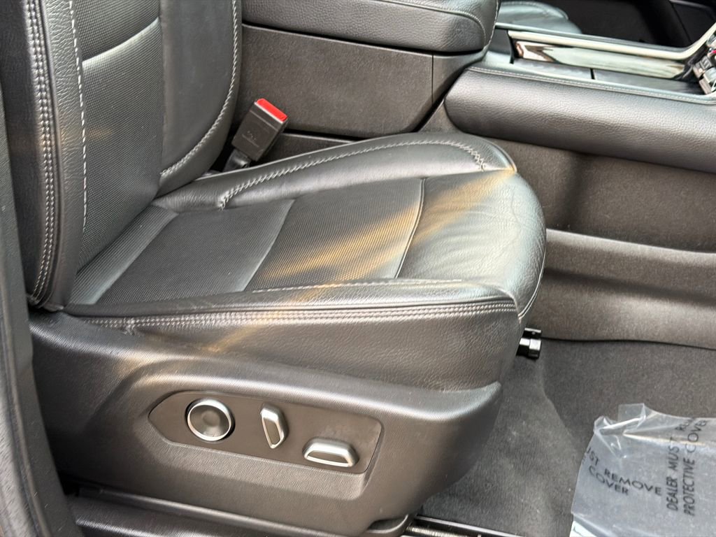 Used 2022 GMC Yukon XL Denali w/ Denali Ultimate Package image 13