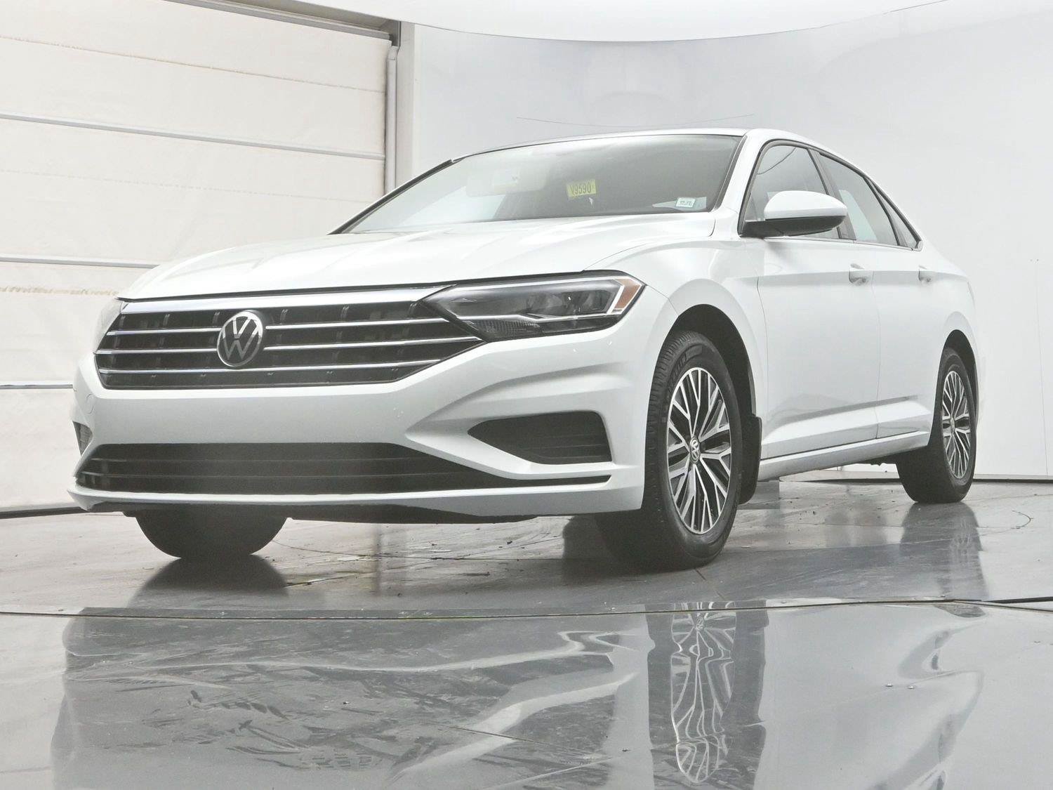 Used 2021 Volkswagen Jetta SE w/ SE Cold Weather Package FWD image 28