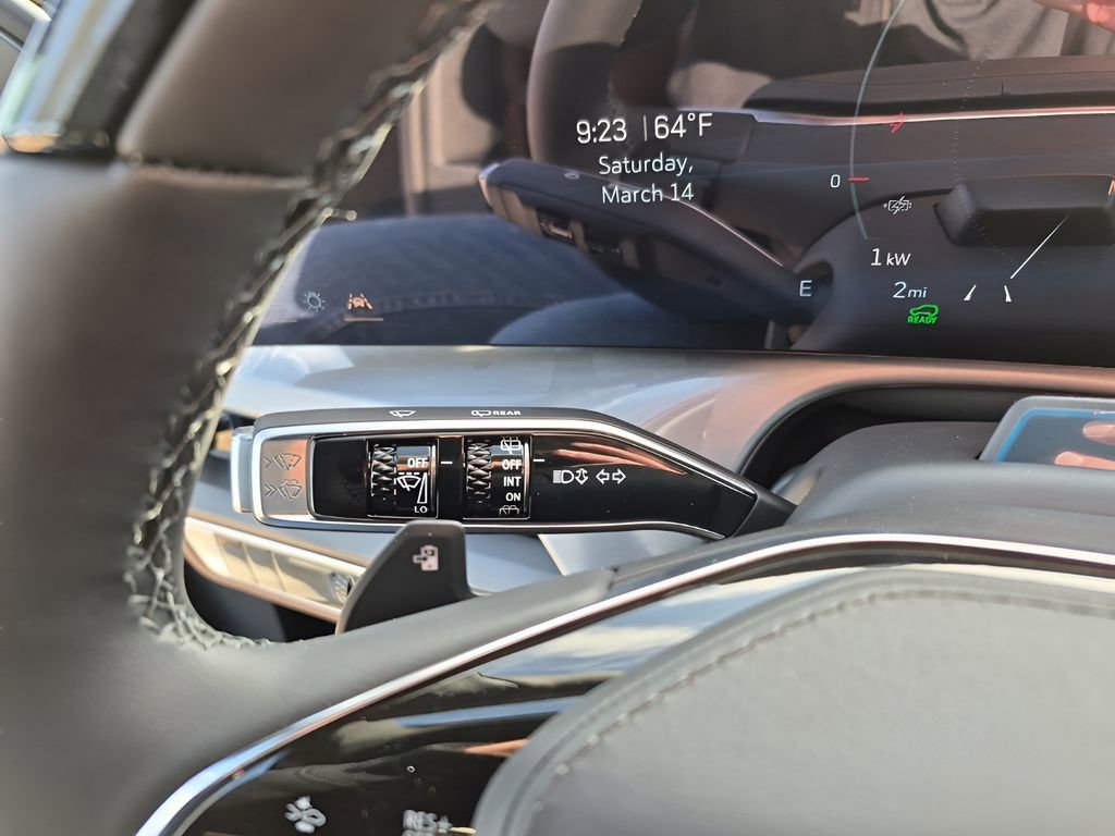 New 2026 Cadillac Vistiq Platinum w/ LPO, Floor Liner Package image 36