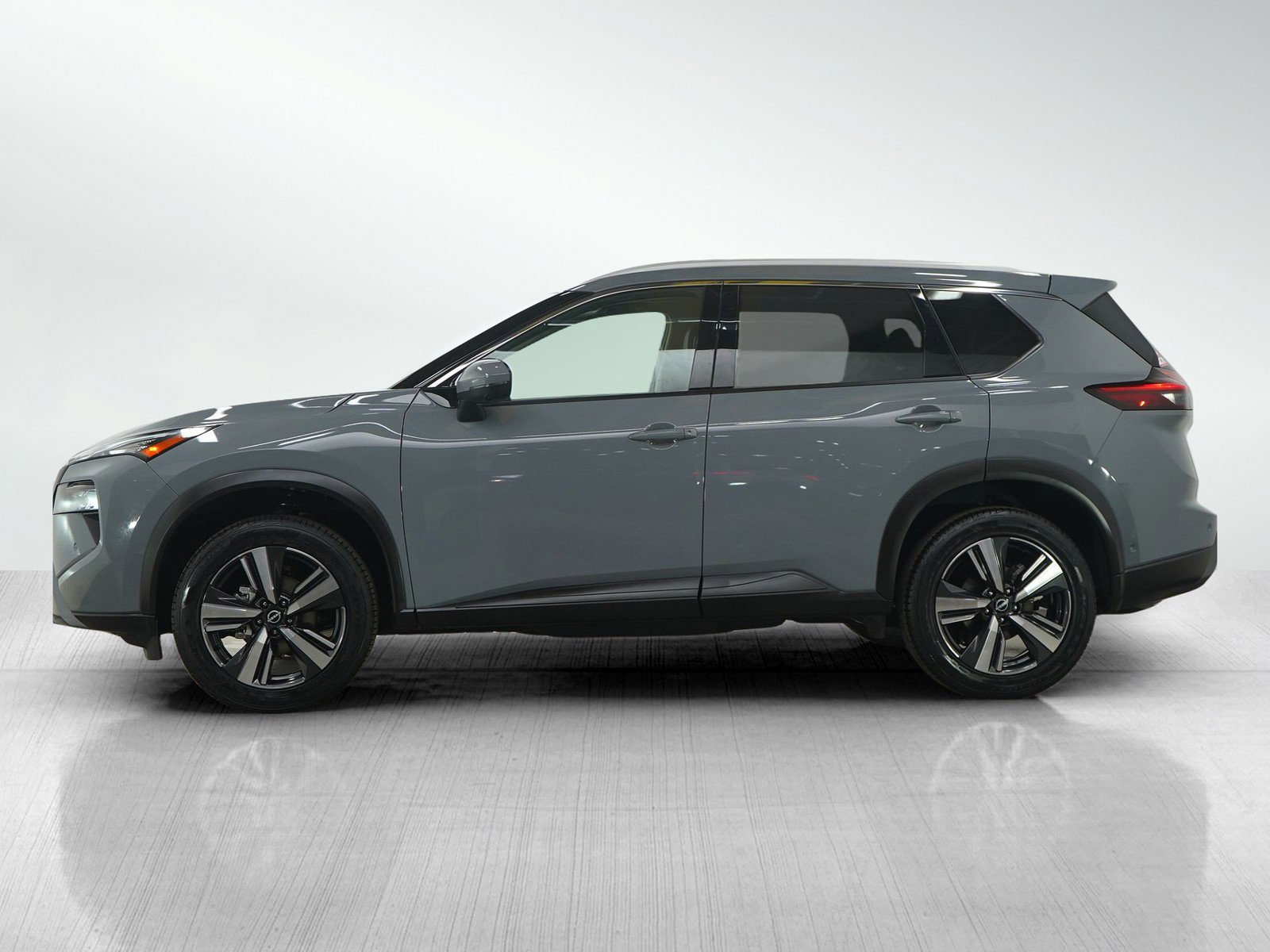 Used 2025 Nissan Rogue SL w/ SL Premium Package AWD/4WD image 3