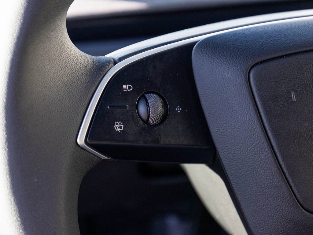 Used 2026 Tesla Model Y Long Range image 21