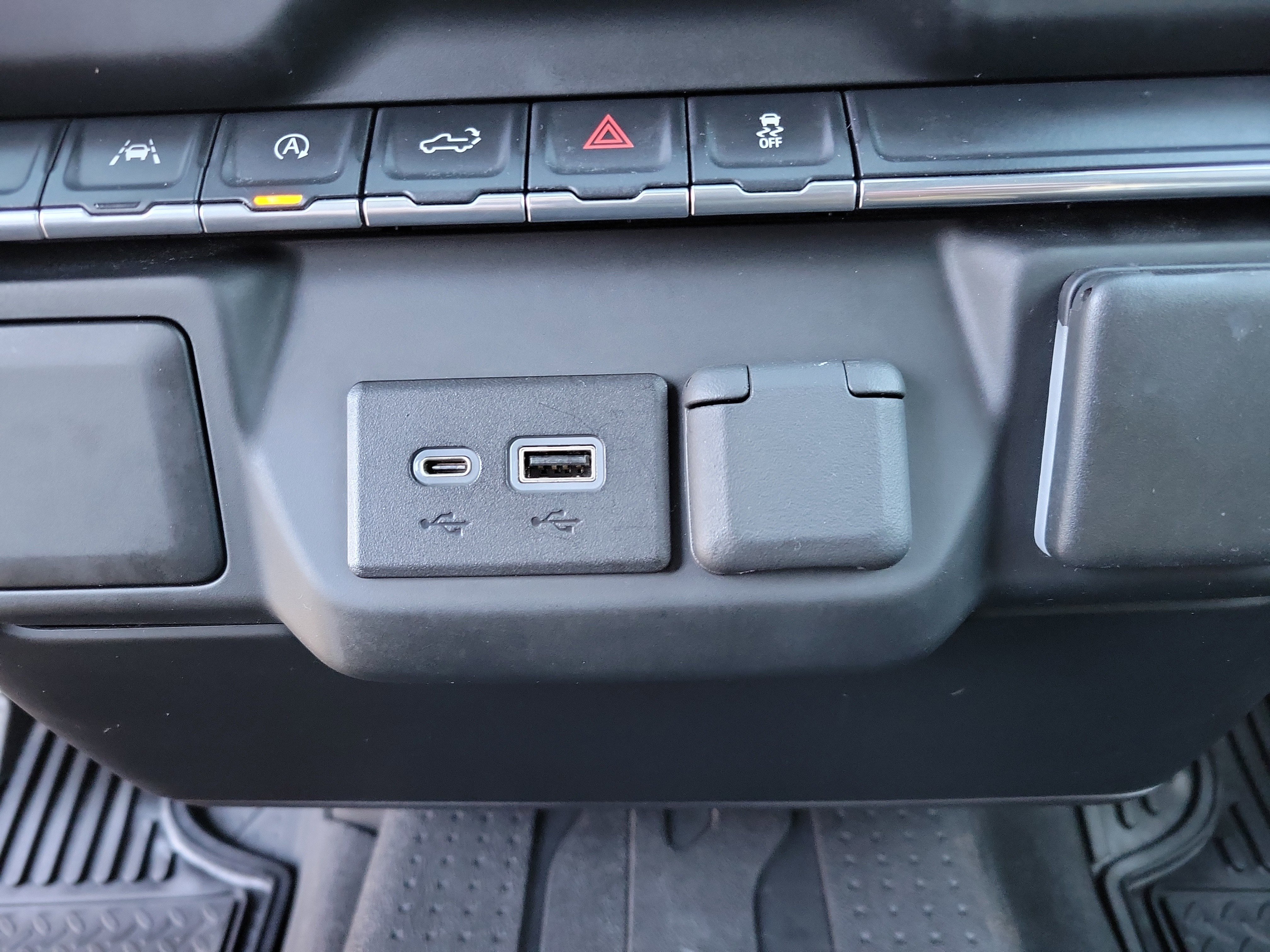 Used 2022 Chevrolet Silverado 1500 Custom image 10