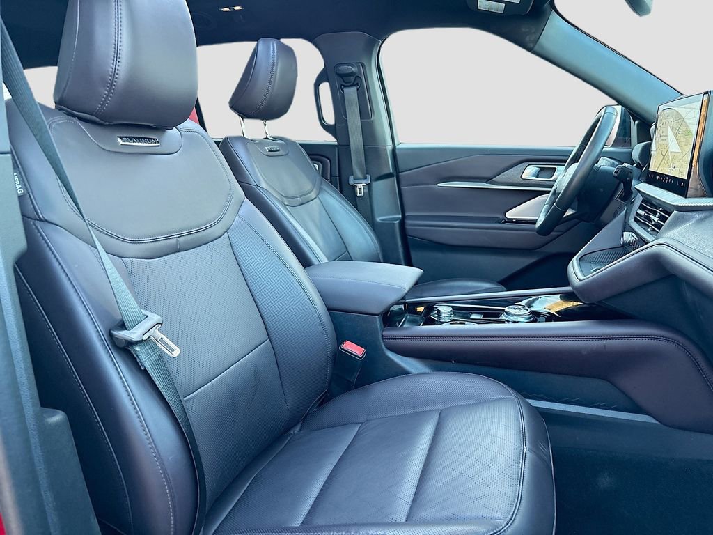 Used 2025 Ford Explorer Platinum image 30