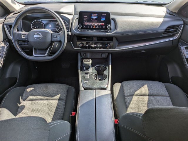 Used 2025 Nissan Rogue SV FWD image 17