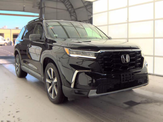 Used 2023 Honda Pilot Touring image 3