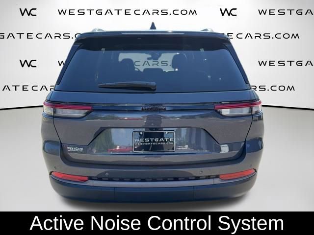 New 2026 Jeep Grand Cherokee Altitude RWD image 8