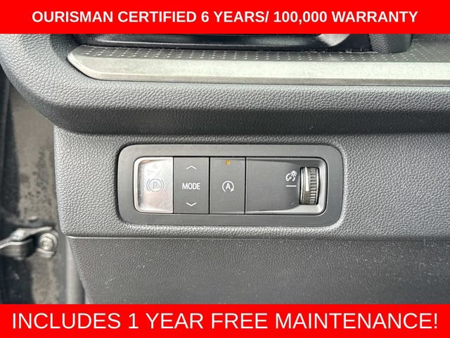 Used 2025 Chevrolet Traverse LT FWD image 23