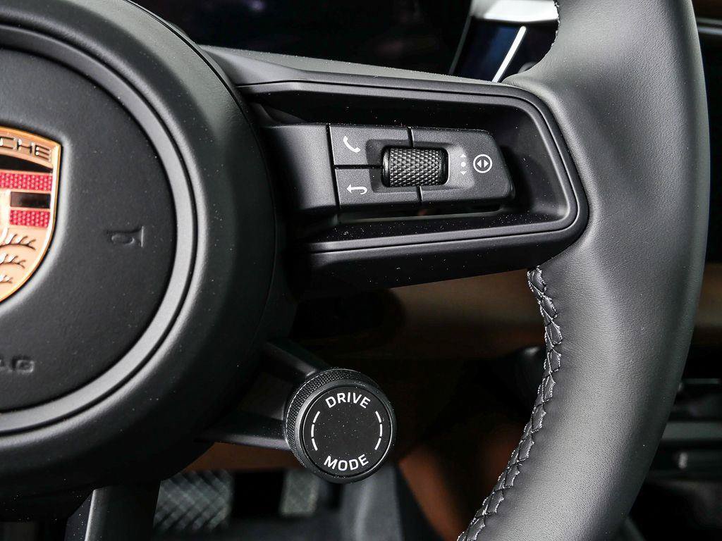 New 2026 Porsche Macan Electric RWD image 12